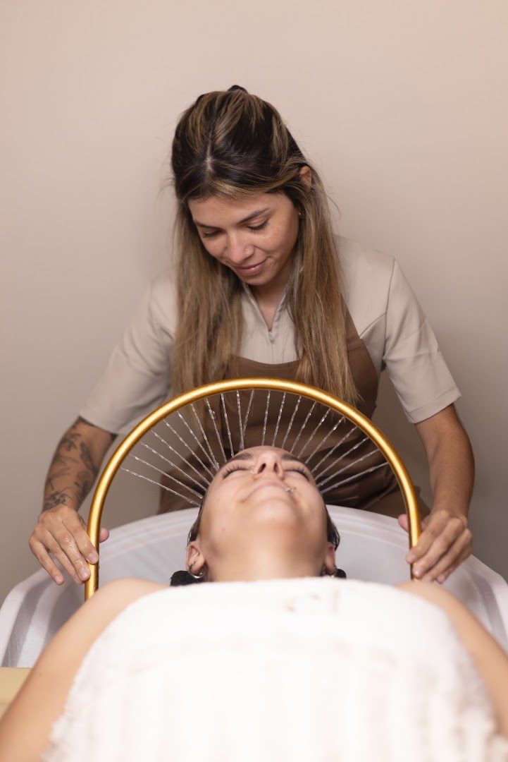 Tratamiento facial con aparatología en CF Spa y Estética